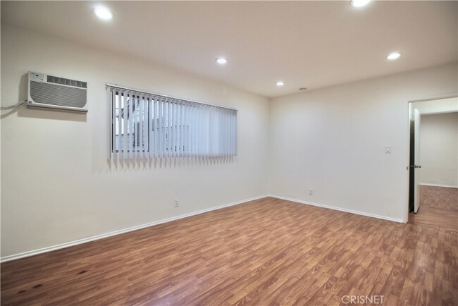 Building Photo - 3815 W Verdugo Ave