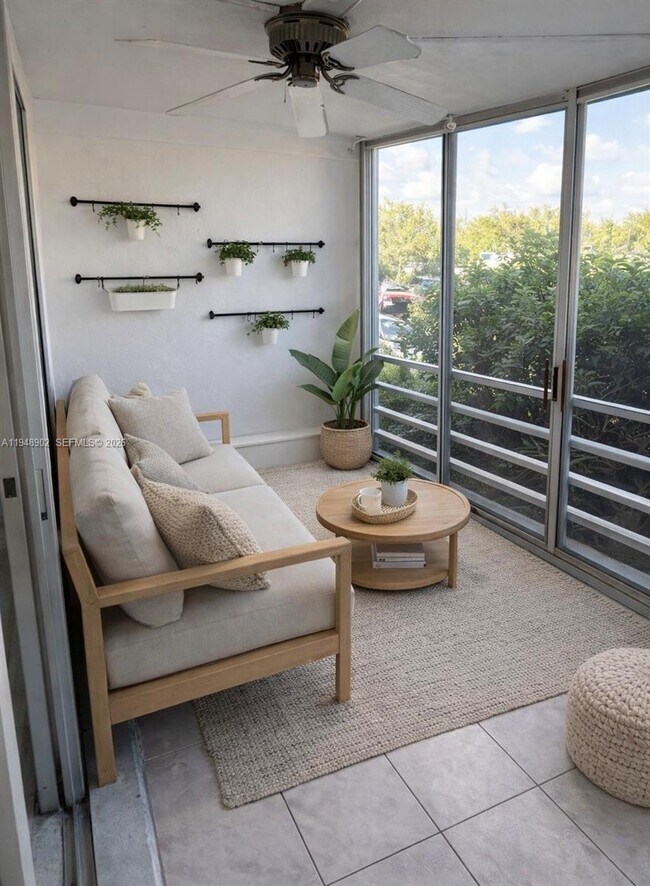 Building Photo - 501 E Dania Beach Blvd