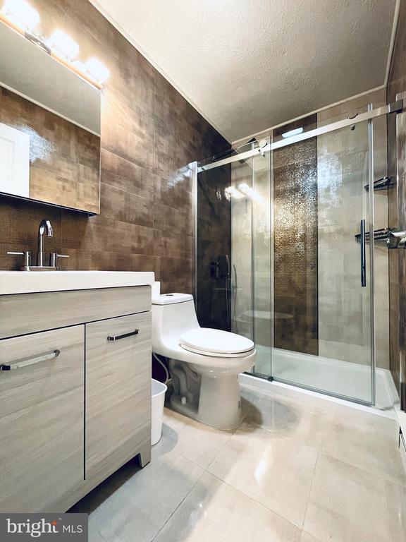 Building Photo - 1371 Winding Way
