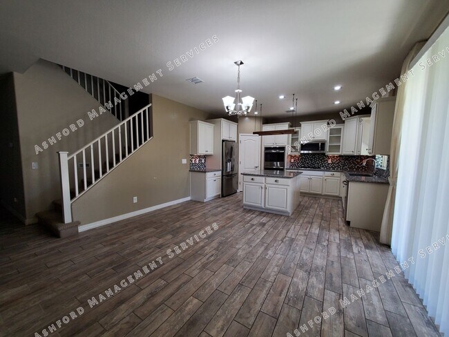 Building Photo - **Move-In Special** Spacious 5-Bedroom Ran...