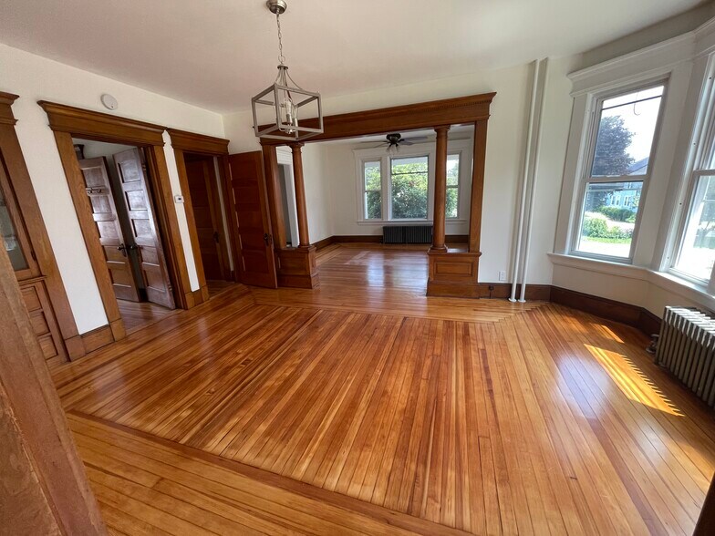 Building Photo - 24 Winthrop Ter