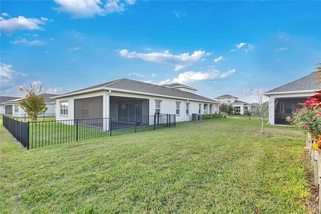 Building Photo - 5092 Twin Lakes Blvd