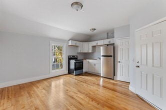 Building Photo - 109 Pleasant St