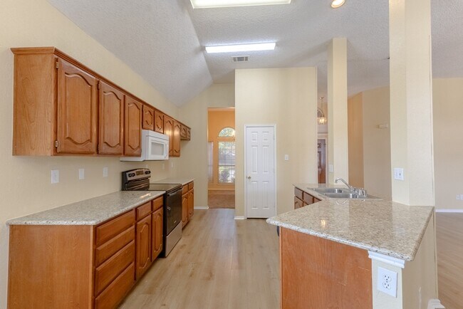 Building Photo - 7414 Westhaven Dr