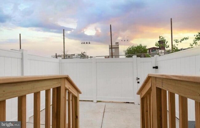 Building Photo - 2548 N Howard St