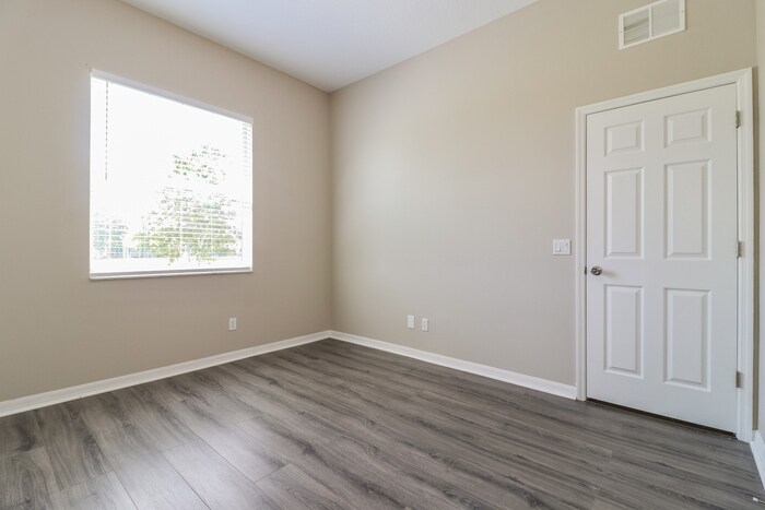 Building Photo - 2359 Old Oak Trail