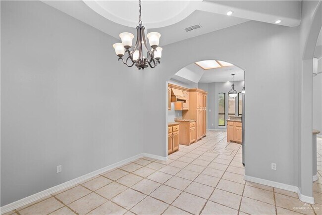 Building Photo - 1509 Maltese St