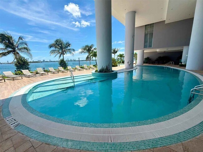 Building Photo - Northeast 24th Street, Miami, FL 33137 - 3 BR 3 BA condo