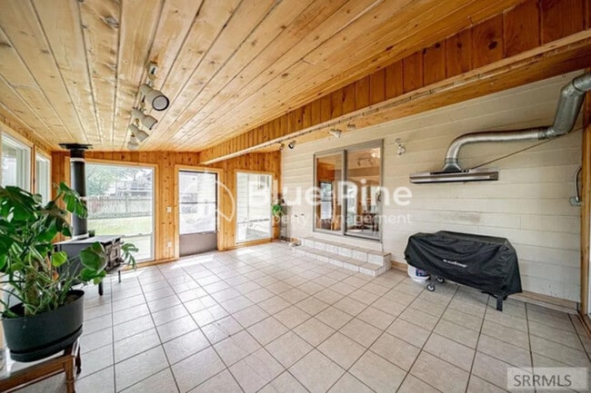 Building Photo - 648 Buckboard Ln