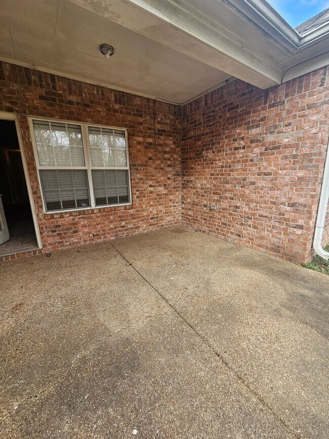 Building Photo - Available now!!