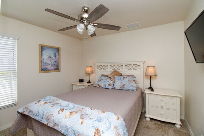 Building Photo - ** 4 BED-3 BATH PRIVATE SINGLE FAMILY POOL...