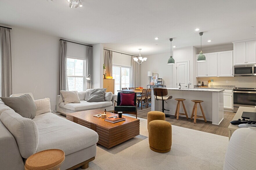 Building Photo - 202 Dana Dr