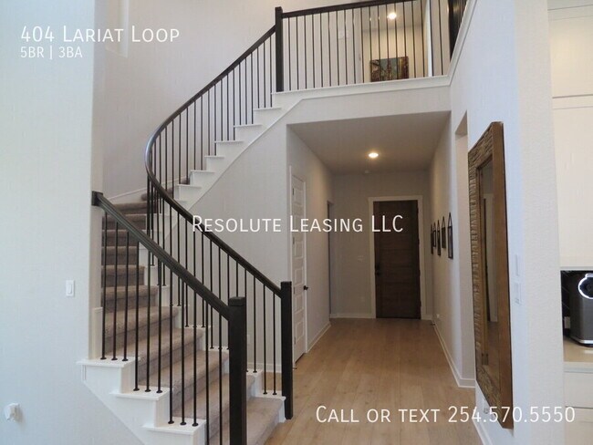 Building Photo - 404 Lariat Lp