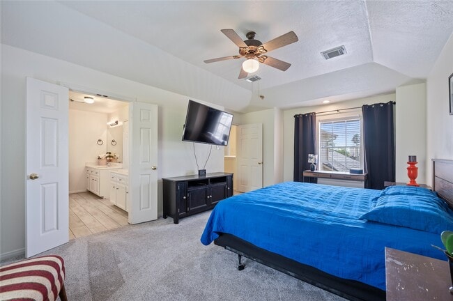 Building Photo - 2060 Glencove Dr