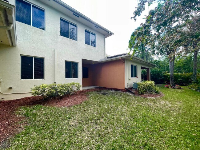 Building Photo - 2563 Stockbridge Square SW