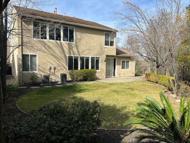Building Photo - 9307 Swan Lake Dr
