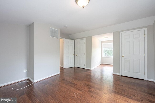 Building Photo - 2416 Fort Dr