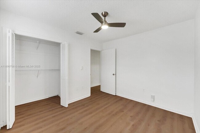 Building Photo - 4090 SW 69th Ave