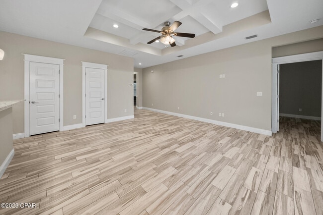 Building Photo - 305 Evergreen St