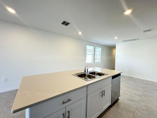 Building Photo - 3201 Viceroy Ct