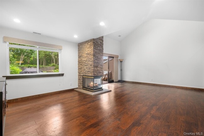 Building Photo - 4 Hidden Pines Way