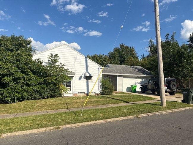 Building Photo - Cozy 3 bedroom 1 bath in Garfield Heights
