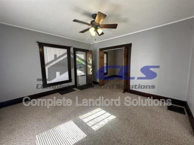 Building Photo - 1526 Woodley Ave