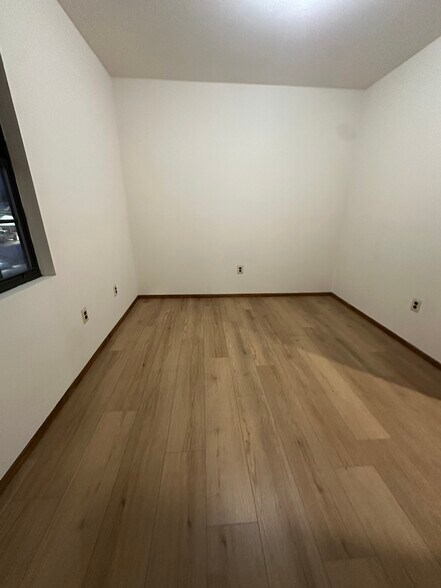 Building Photo - 1747 E 2nd St