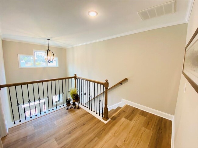 Building Photo - 6960 Diana Cir