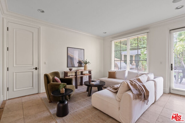 Building Photo - 3697 Benedict Canyon Ln