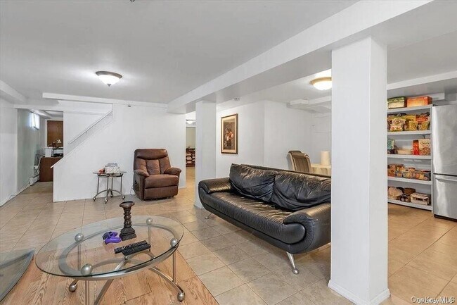 Building Photo - 59 W Fenimore St