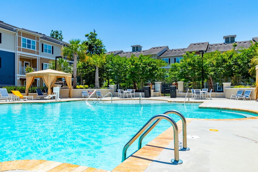 Building Photo - Amberleigh Shores