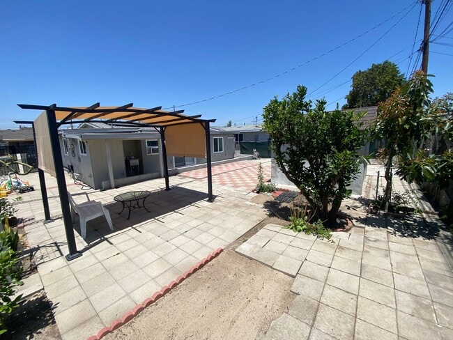 Building Photo - 15522 Claretta Ave