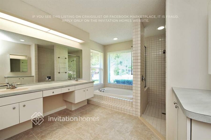 Building Photo - 437 Waterford Cir E