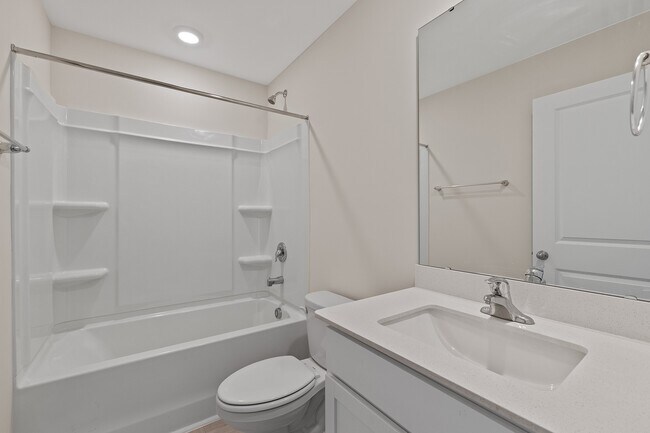 Building Photo - 49 River Bank Rd