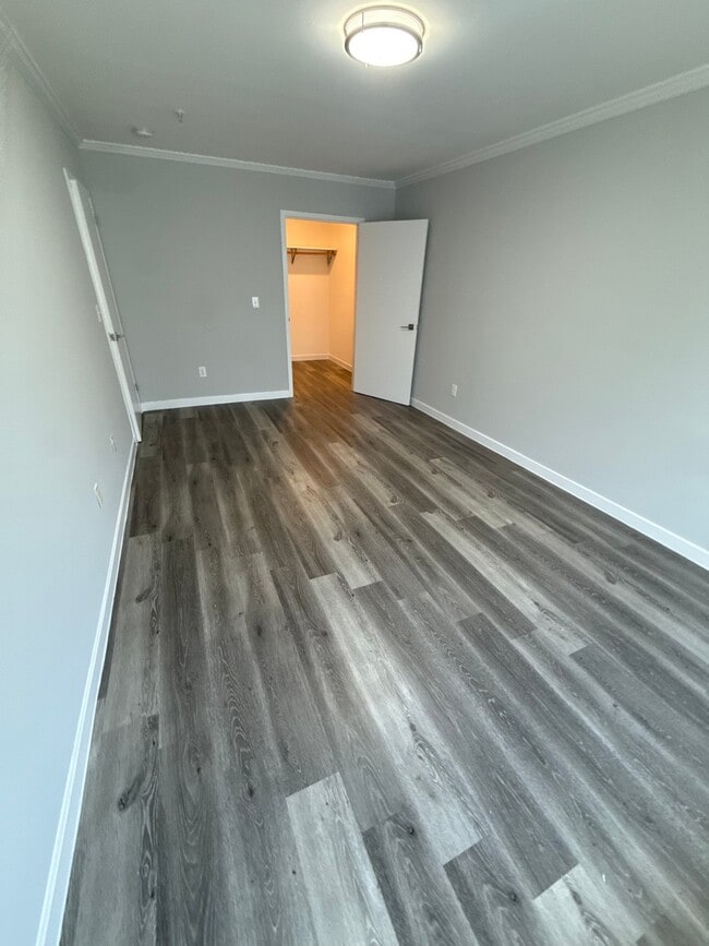 Building Photo - 47 12th Ave