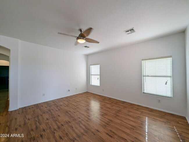 Building Photo - 1530 E Branham Ln