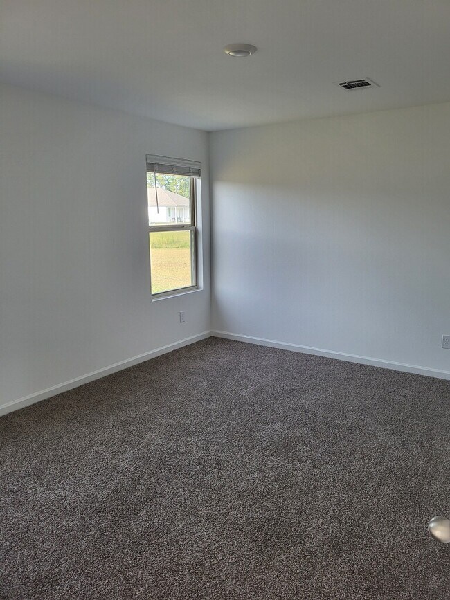 Building Photo - 12810 Catalpa Ave