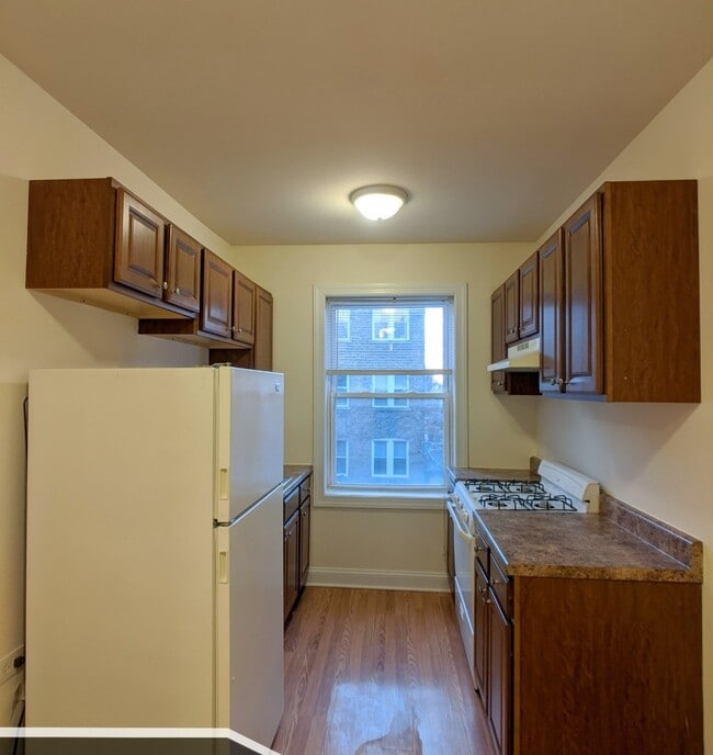 Building Photo - 2600 N Kimball Ave