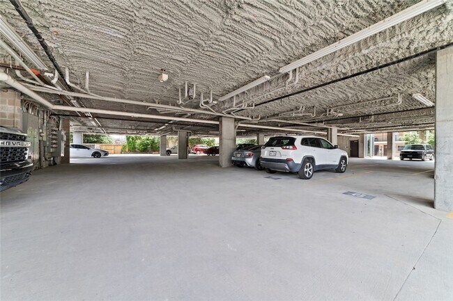 Building Photo - 1011 Studemont St