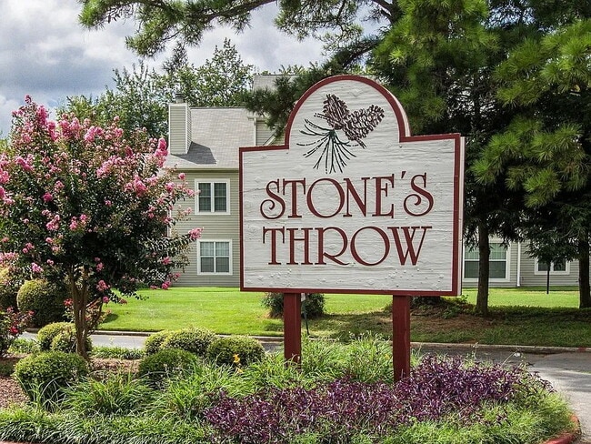 Building Photo - 1014 Stones Throw Dr NW