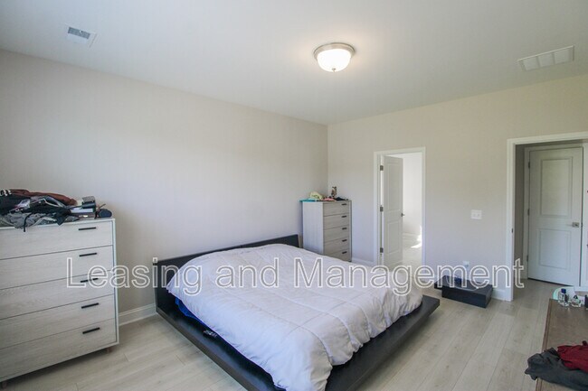 Building Photo - 448 Bluegill Ln