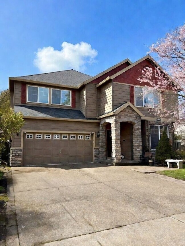 Building Photo - Expansive Orenco Home with 5 Bedrooms, Bonus Room & 3 Full Baths