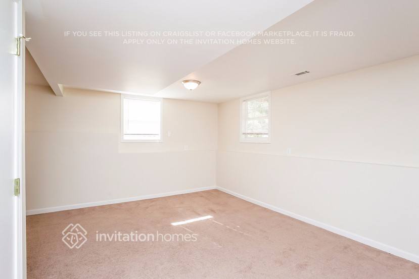 Building Photo - 96 Connie Dr