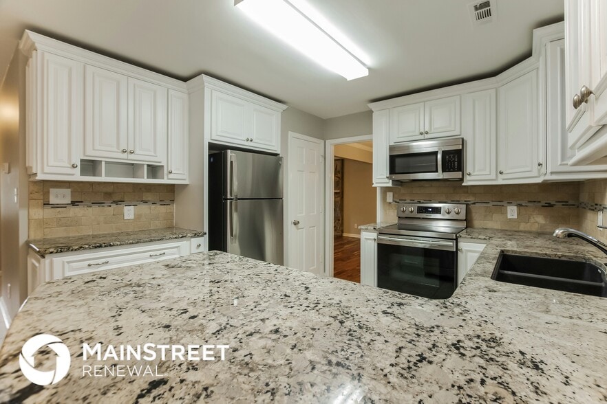 Building Photo - 2331 Hunters Bluff Dr