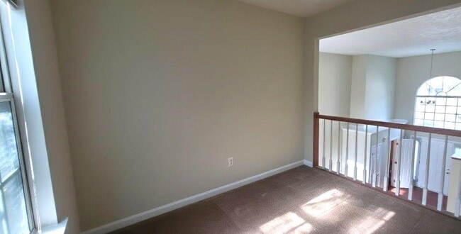 Building Photo - 4915 Lakebrooke Run