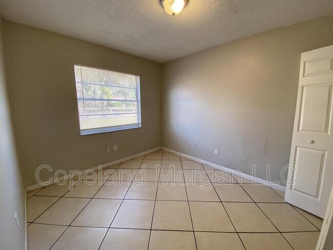 Building Photo - 5615 E 127th Ave