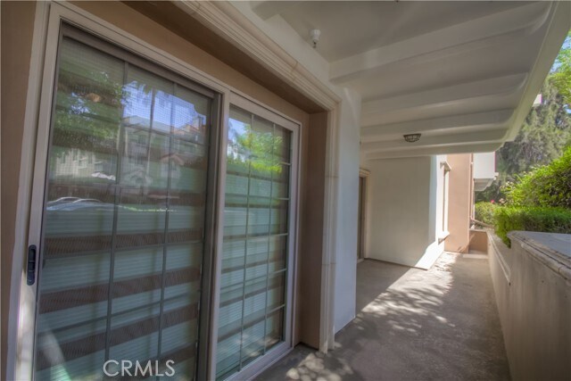 Building Photo - 4551 Coldwater Canyon Ave