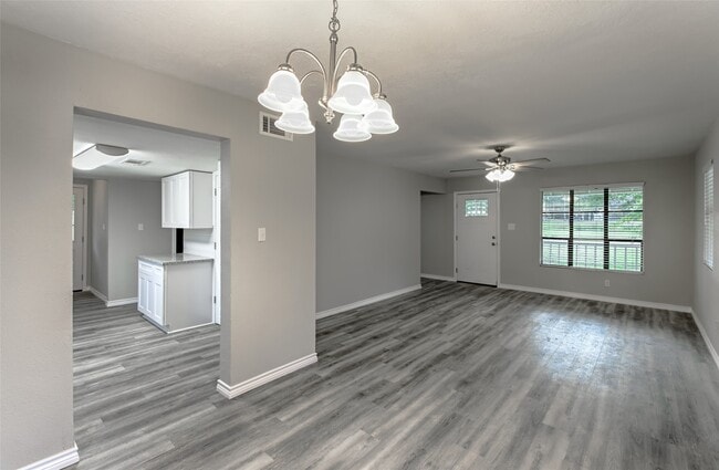 Building Photo - 22311 Warwick Glen Dr