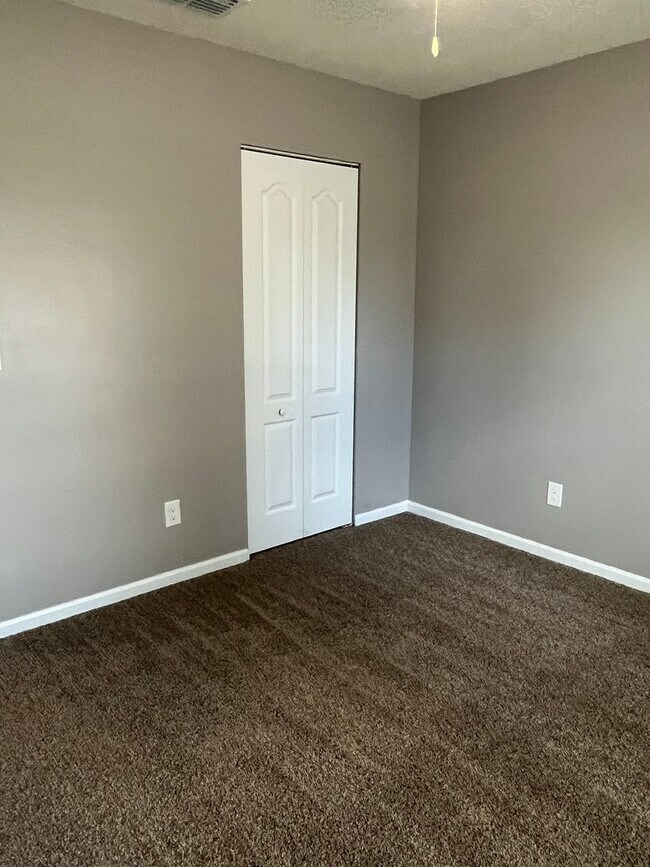 Building Photo - West Magnolia 3BR / 2BA Home Clay County